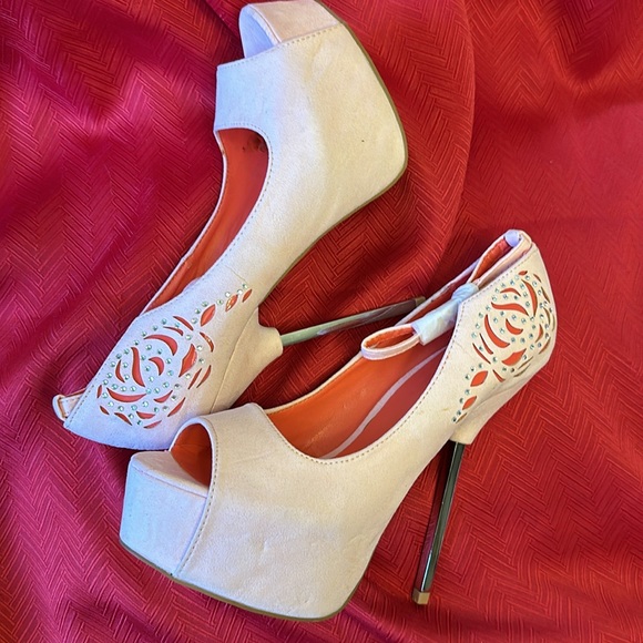 Qupid Pink 5.5” Platform Heel. Open Toe. Size 8.5 - Picture 4 of 4